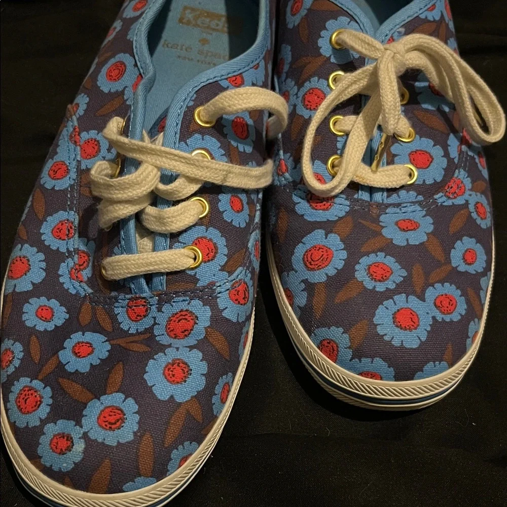 kate spade blue floral sneakers with red and brown accents size 8 - Picture 4 of 7